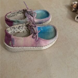 Hey dude toddler size 7 shoes 
Worn once